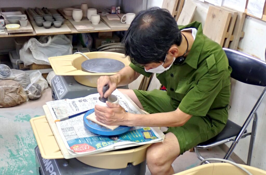 手ロクロでやってます