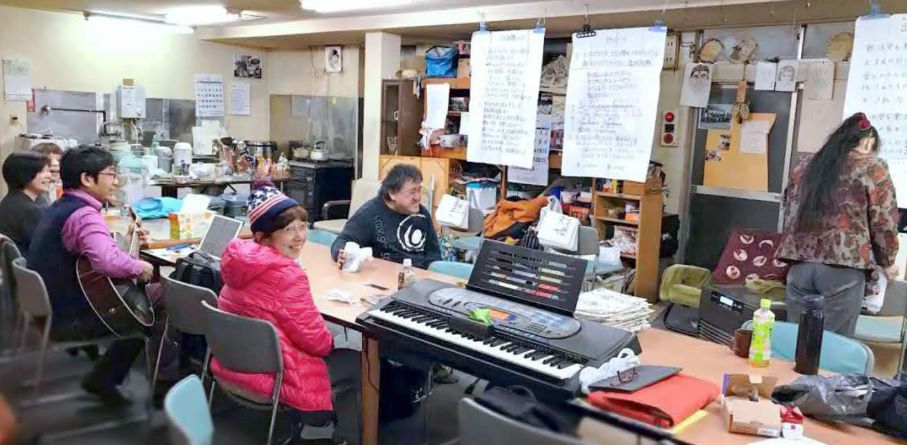 みんなでわいわい歌います